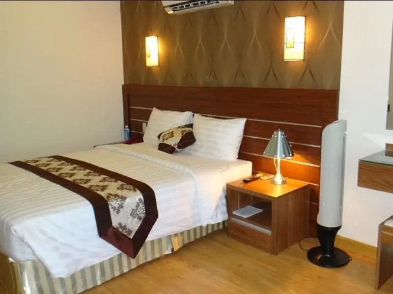 Minh Nhat Hotel Nha Trang 2*,